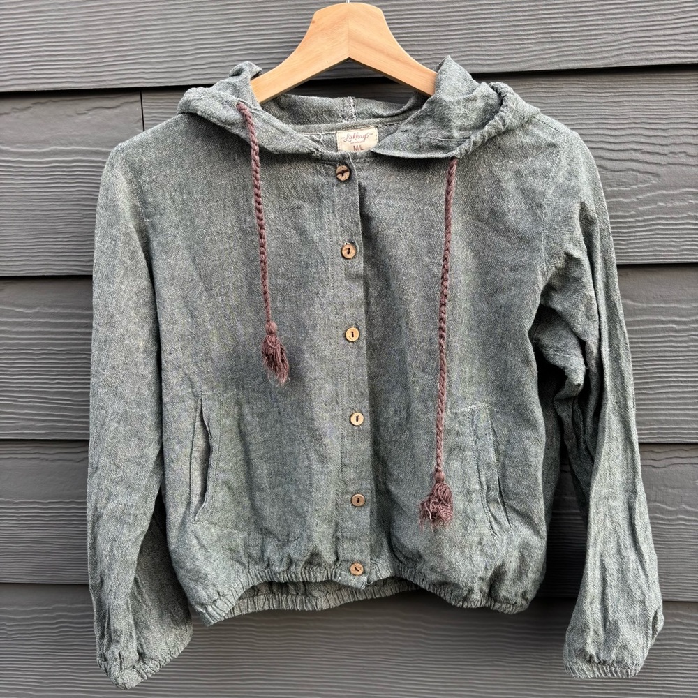 Light hoodie with crochet - Picture 7 of 10